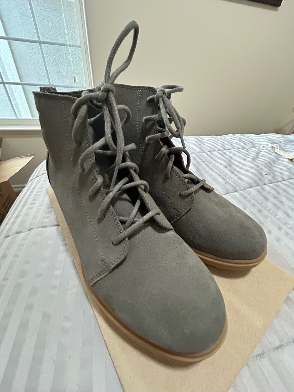 Sorel  Women’s green/grey Suede Lace-Up Ankle Boots size 10M